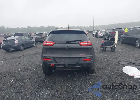 2016 Jeep Cherokee Trailhawk z USA, uszkodzony, nr VIN 1C4PJMBB6GW109894